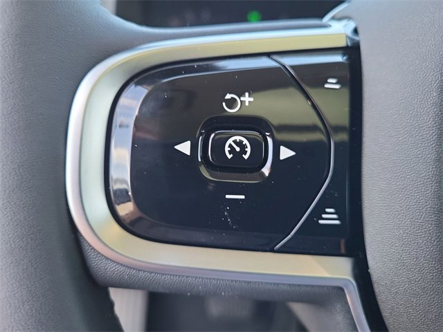 Certified 2025 Volvo XC90 B6 Ultra w/ Lounge Package image 22