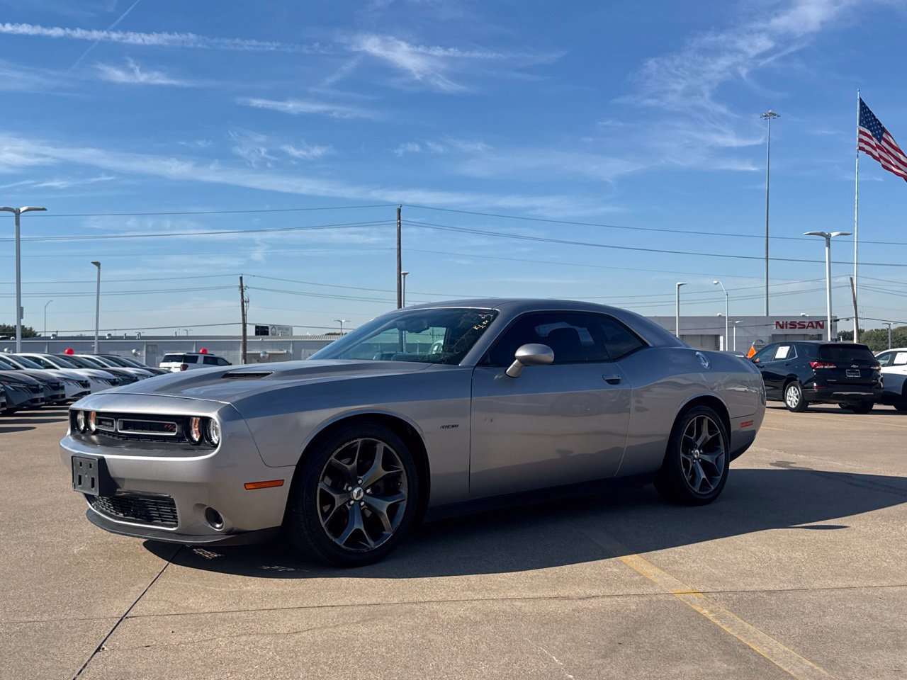 Used 2017 Dodge Challenger R/T w/ Driver Convenience Group RWD image 14