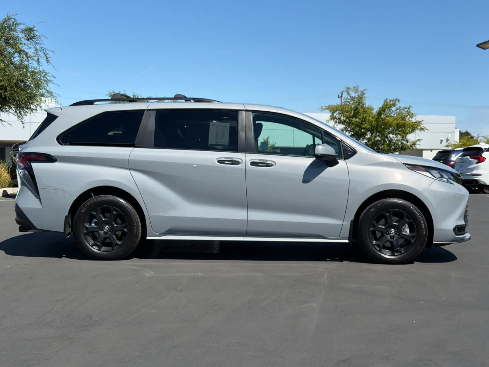 Used 2026 Toyota Sienna XLE Woodland Edition AWD/4WD image 6