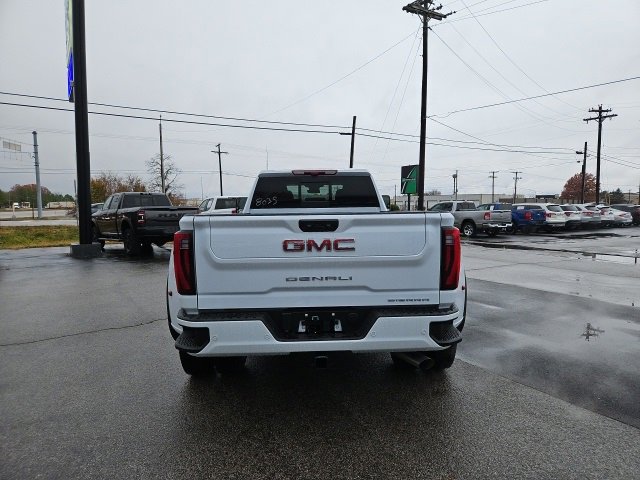 New 2026 GMC Sierra 3500 Denali w/ Denali Reserve Package image 7