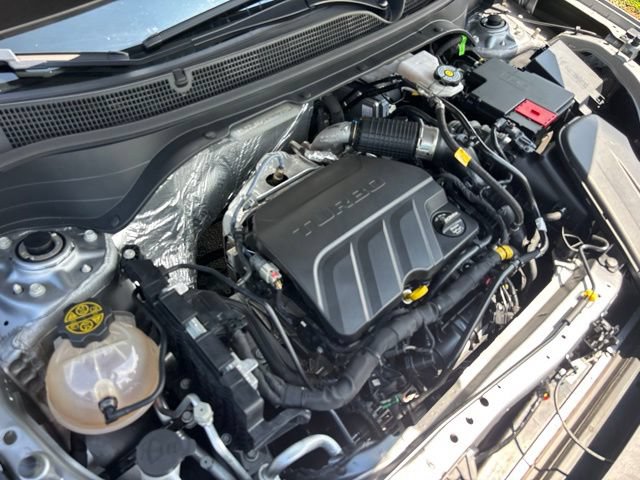 Used 2025 Chevrolet Trax LT FWD image 18