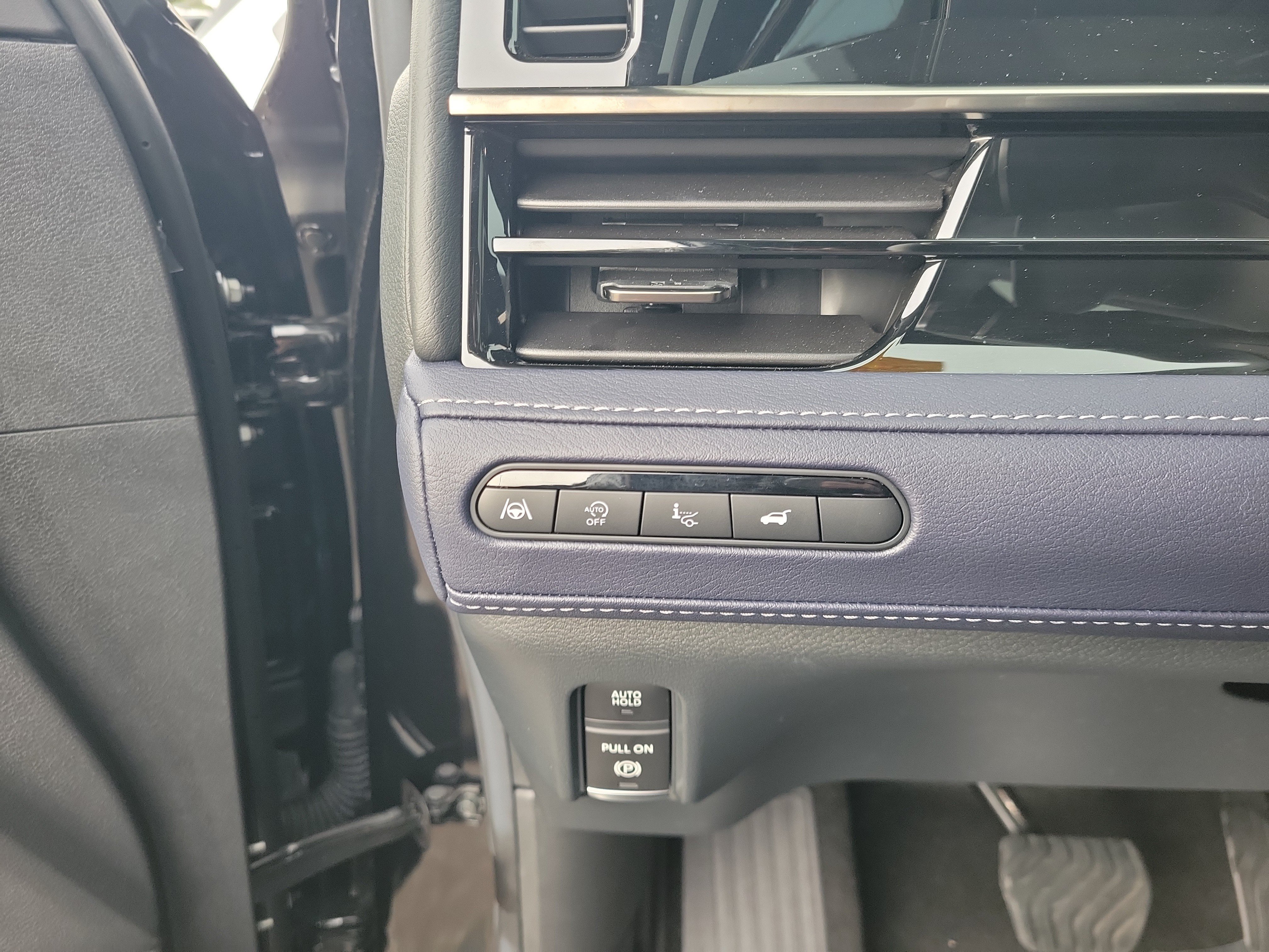Certified 2026 INFINITI QX80 4WD w/ Sport Exterior Package image 22