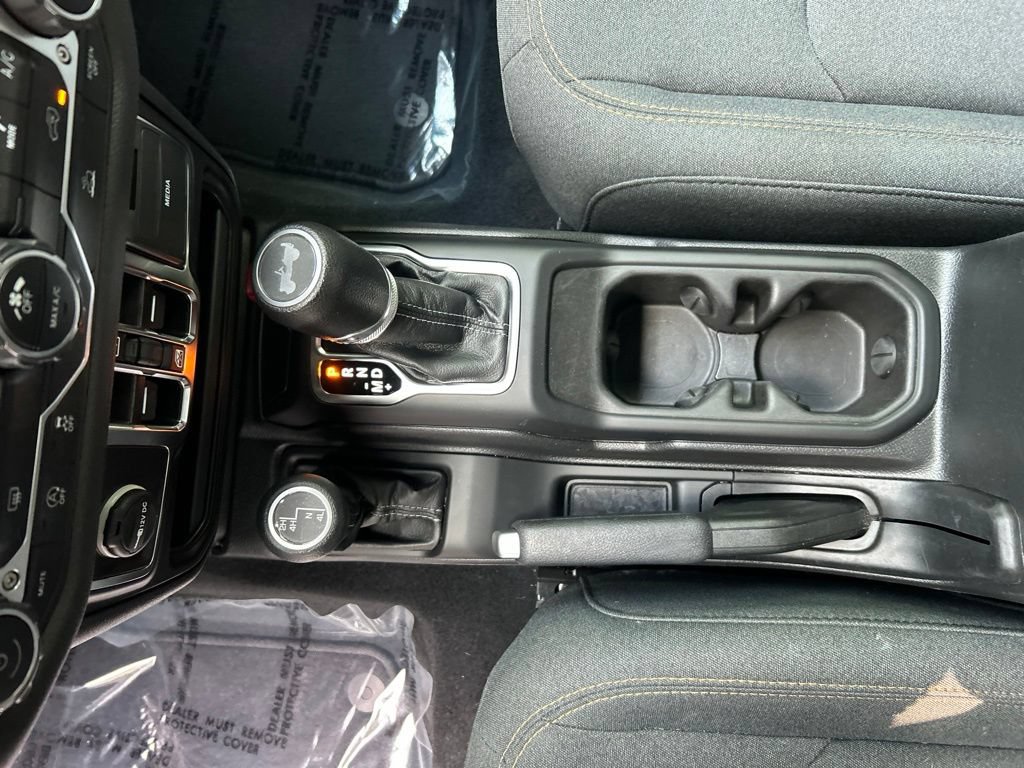 Used 2024 Jeep Wrangler Unlimited Sport AWD/4WD image 16