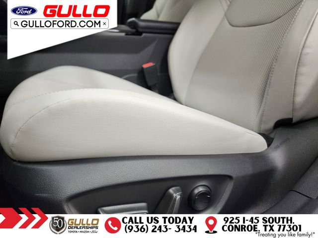 Used 2024 Toyota Prius XLE FWD image 23