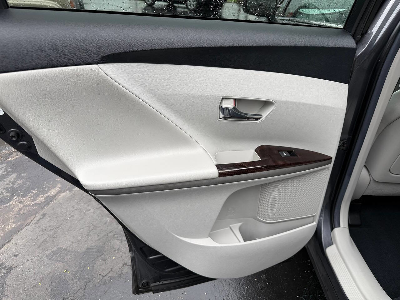 Used 2011 Toyota Venza AWD w/ Convenience Pkg image 91