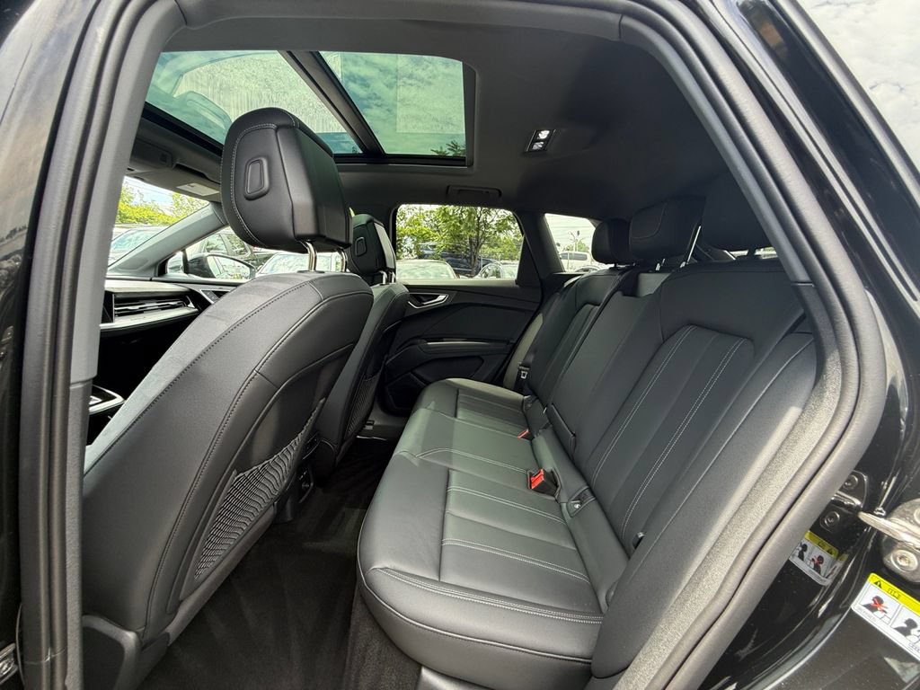 Used 2024 Audi Q4 e-tron Premium Plus w/ Premium Plus AWD/4WD image 21