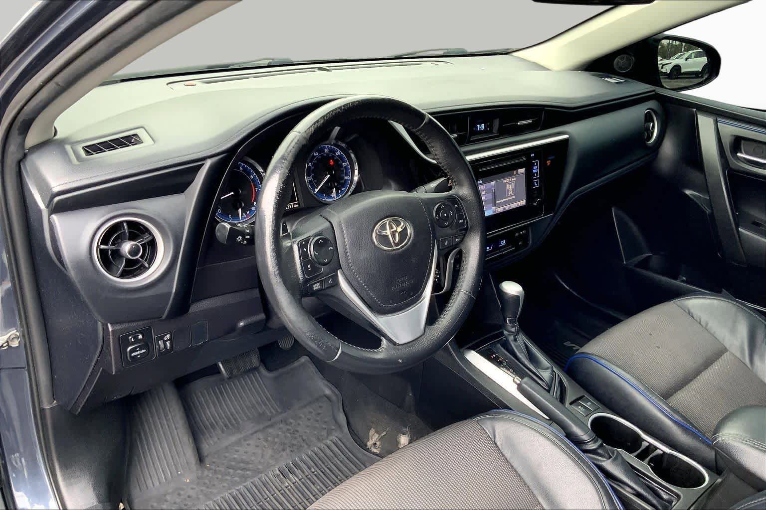 Used 2018 Toyota Corolla SE FWD image 17