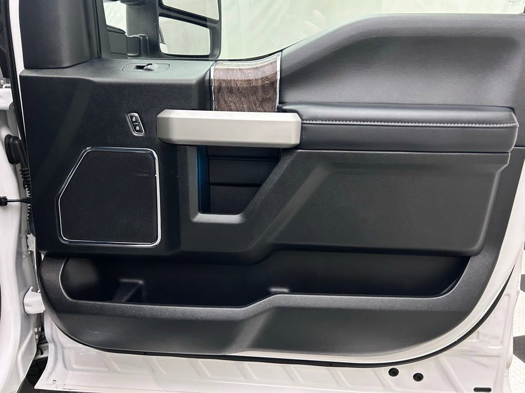 Used 2019 Ford F350 Lariat w/ Lariat Ultimate Package image 17