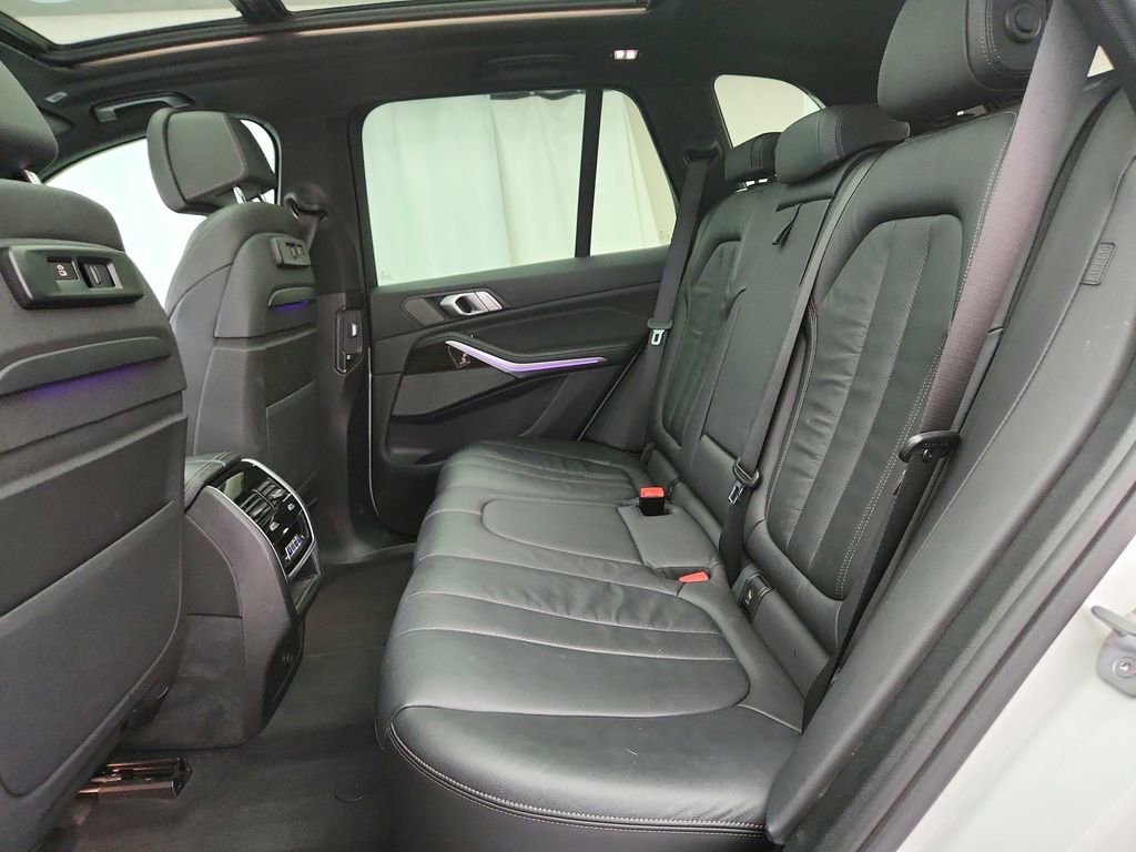 Used 2019 BMW X5 xDrive50i w/ M Sport Package AWD/4WD image 28