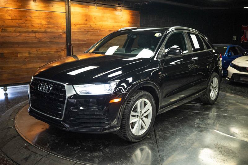 Used 2018 Audi Q3 2.0T Premium w/ Convenience Package AWD/4WD image 2