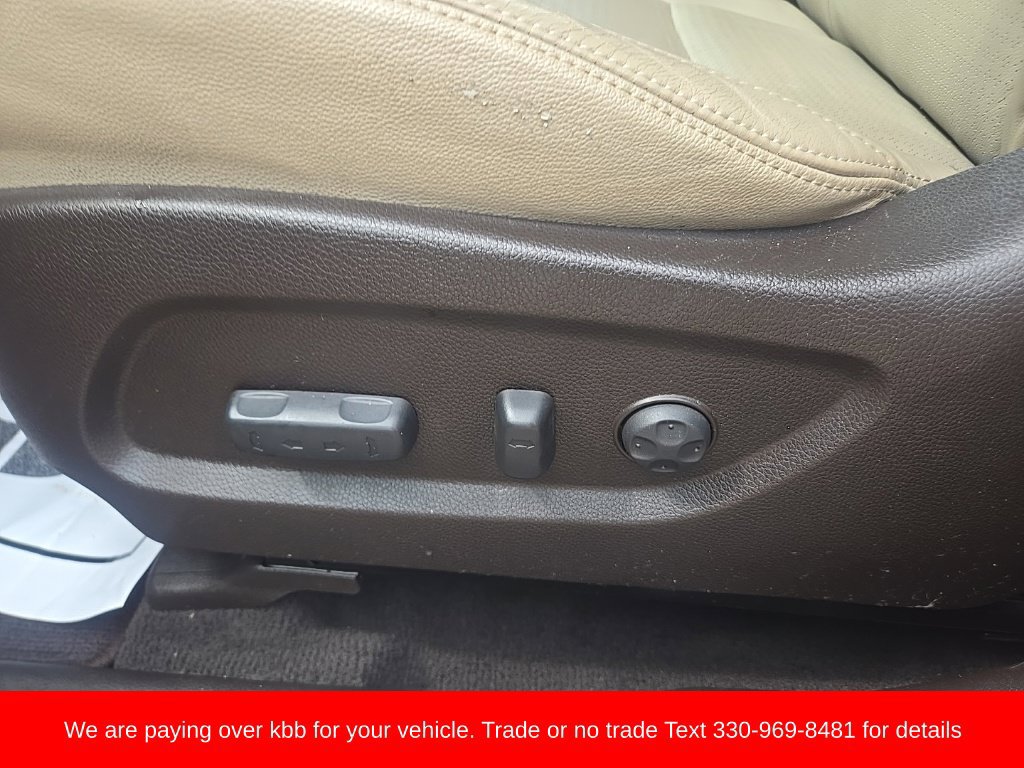 Used 2013 Hyundai Santa Fe Limited w/ Technology Pkg FWD image 11