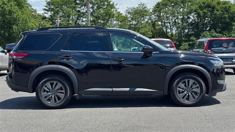 Used 2024 Nissan Pathfinder SV AWD/4WD image 5