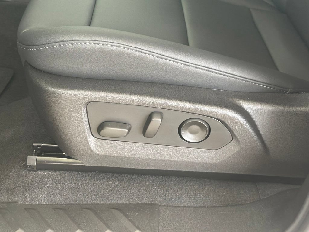 New 2026 GMC Canyon Elevation w/ Convenience Package RWD image 14
