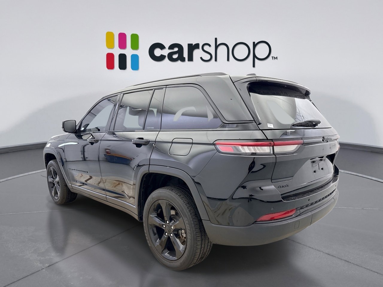 Used 2023 Jeep Grand Cherokee Altitude AWD/4WD image 3