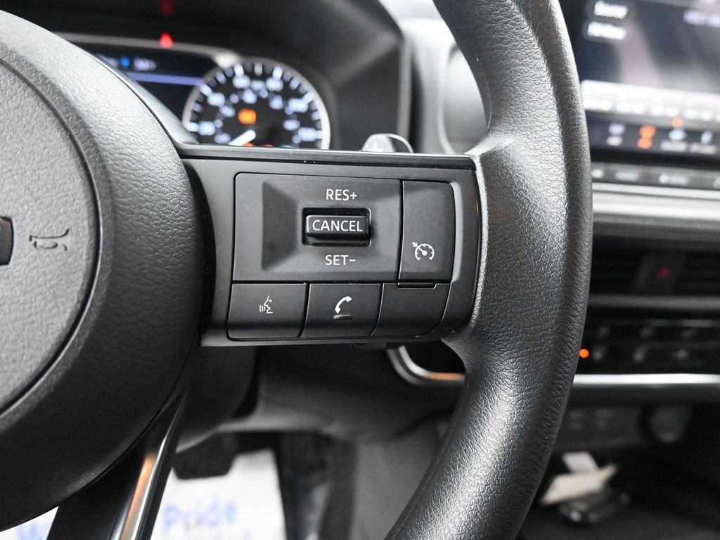 Used 2024 Nissan Rogue S image 33