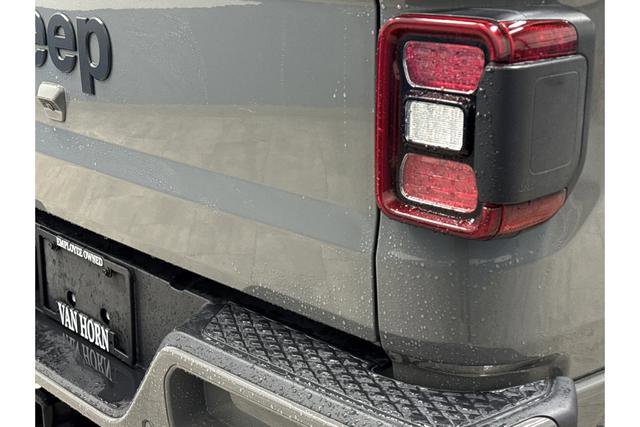 Used 2022 Jeep Gladiator Overland AWD/4WD image 32
