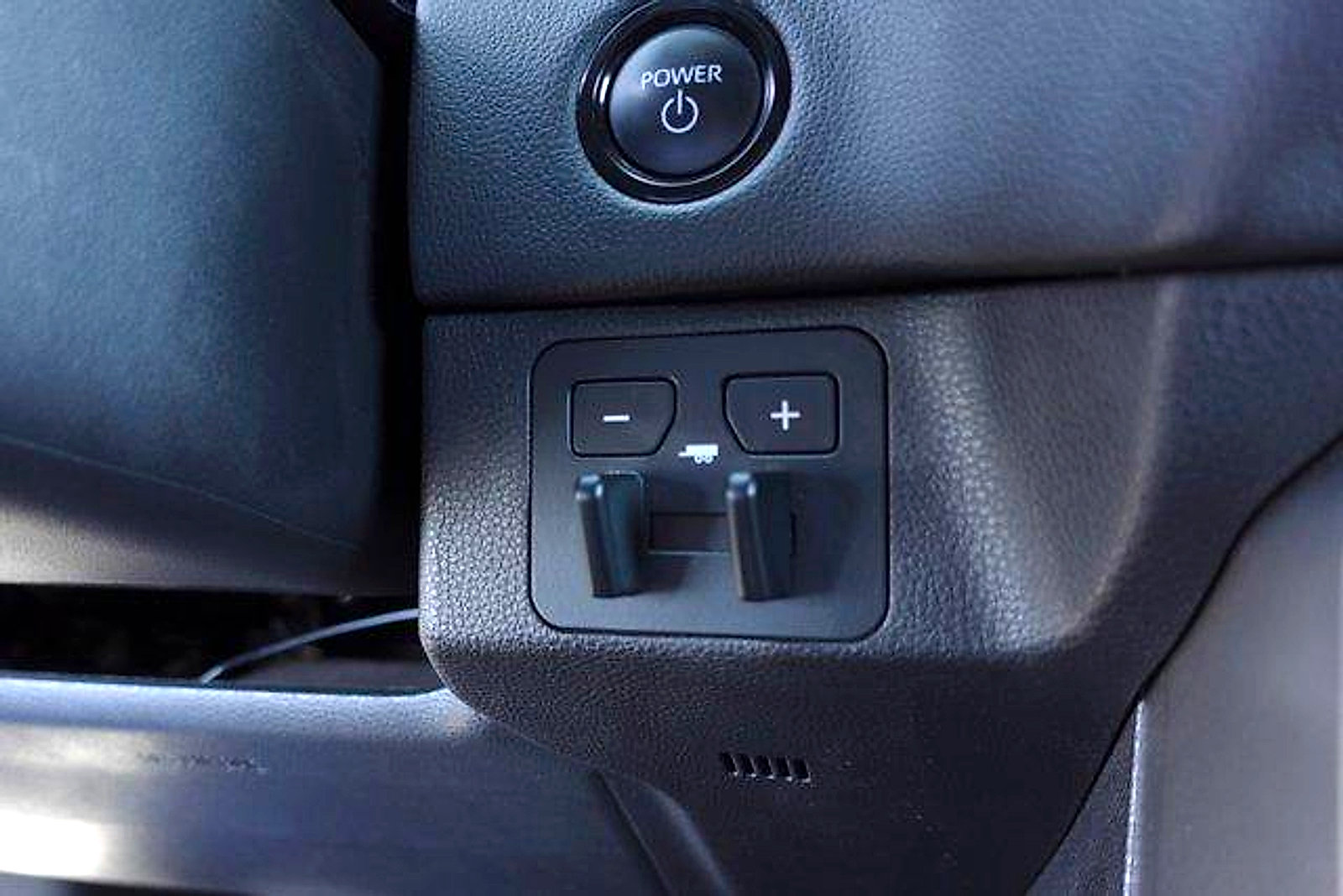 Certified 2025 Toyota Sequoia SR5 AWD/4WD image 21