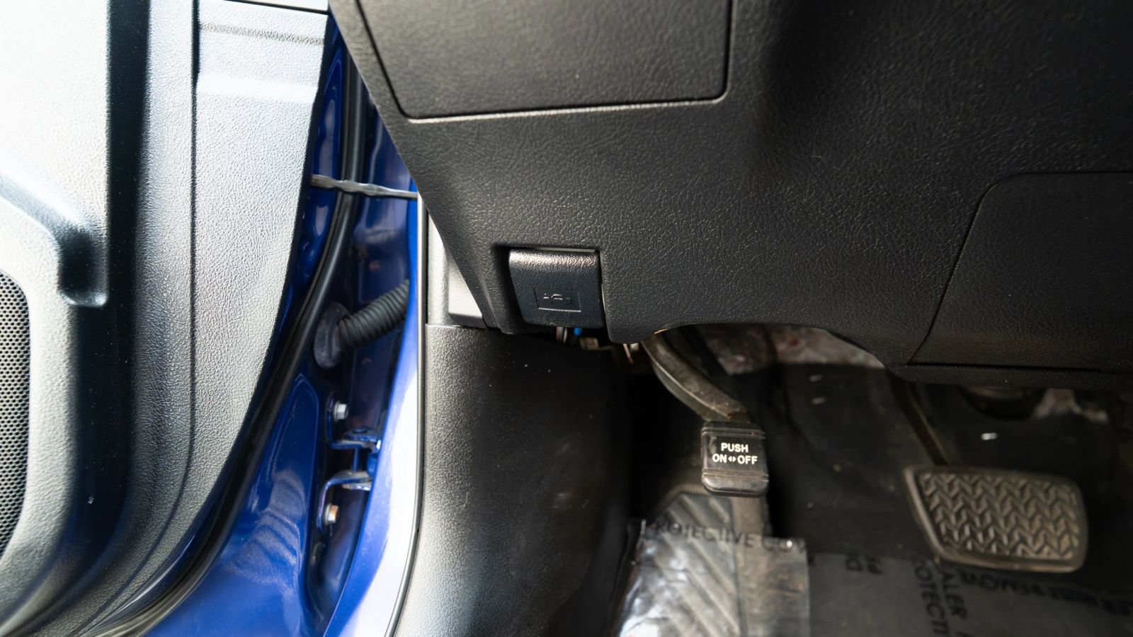 Used 2016 Toyota Camry SE FWD image 43