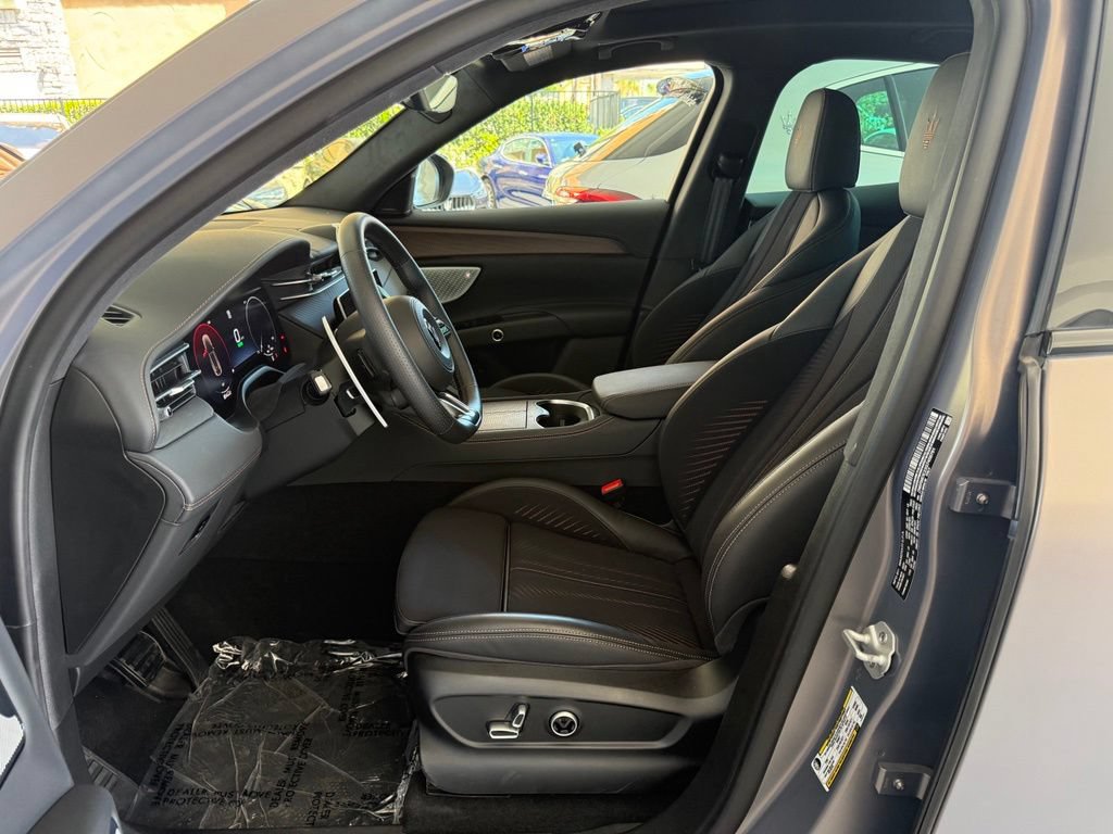 Certified 2025 Maserati Grecale Folgore AWD/4WD image 10
