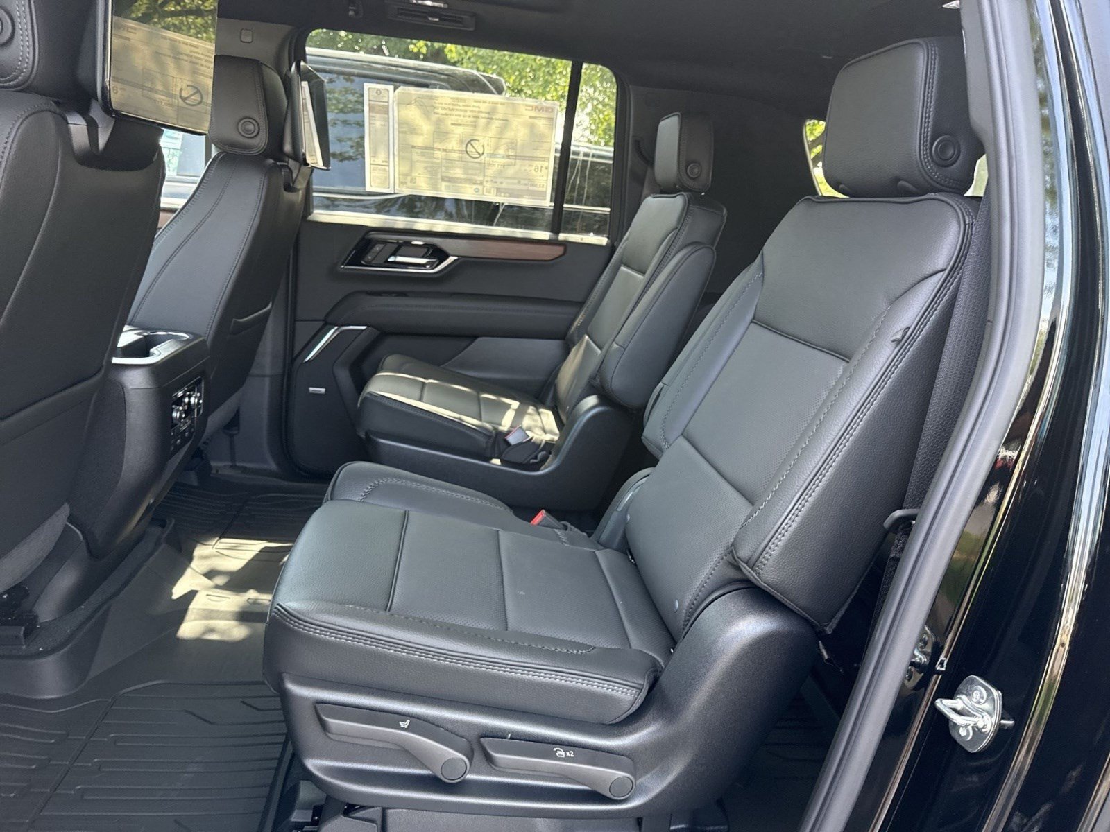 New 2026 GMC Yukon XL Denali w/ Denali Reserve Package AWD/4WD image 19