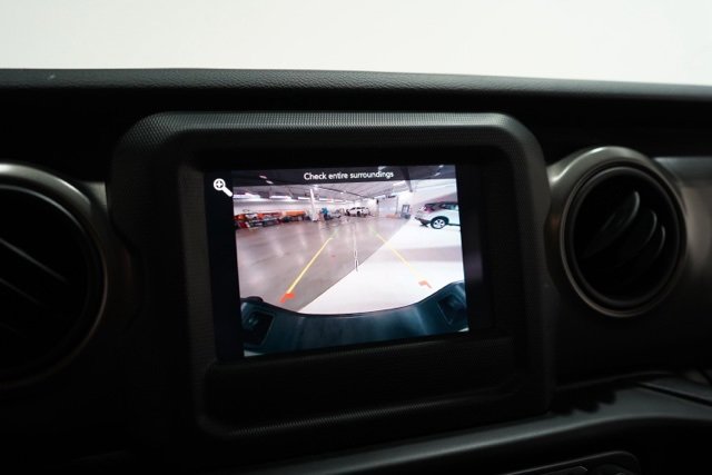 Used 2021 Jeep Gladiator Willys image 23