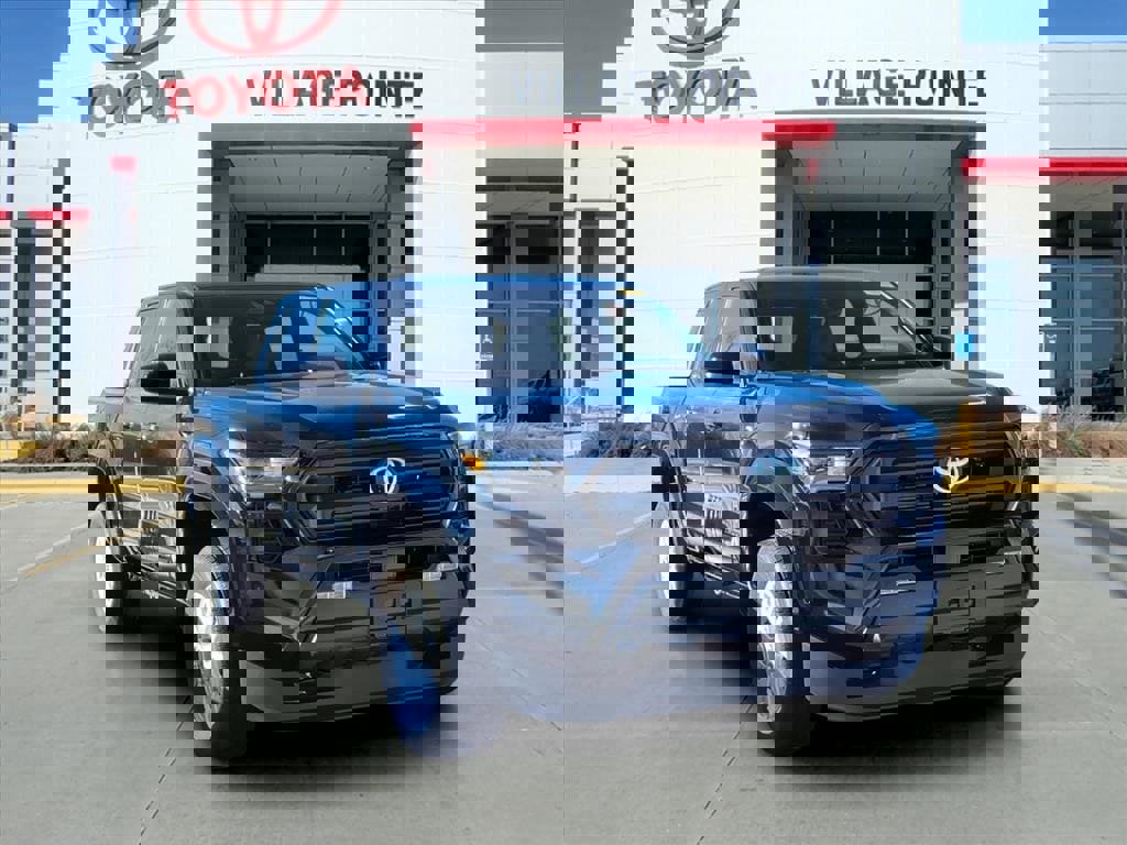 Used 2025 Toyota Tacoma SR5 image 3