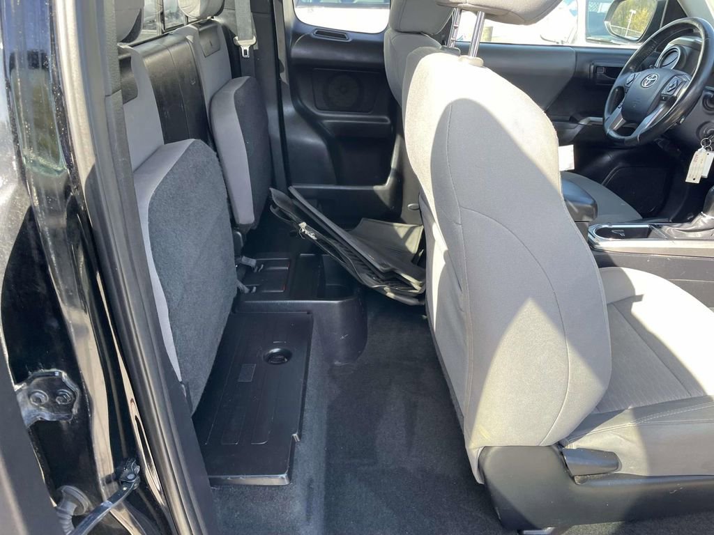 Used 2017 Toyota Tacoma SR5 w/ Tow Package image 44