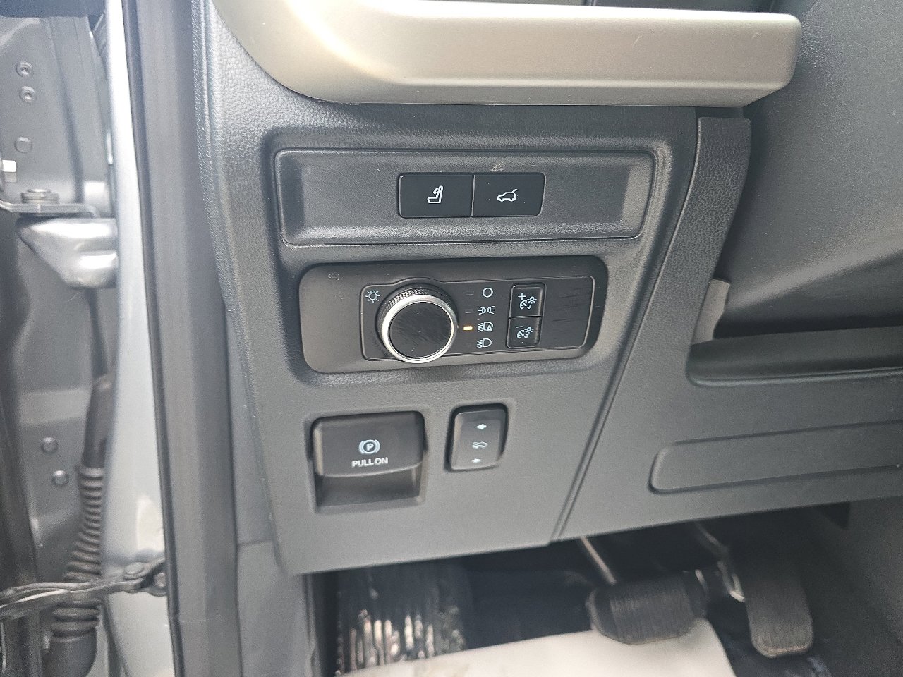 Used 2024 Ford Expedition Max XLT image 28