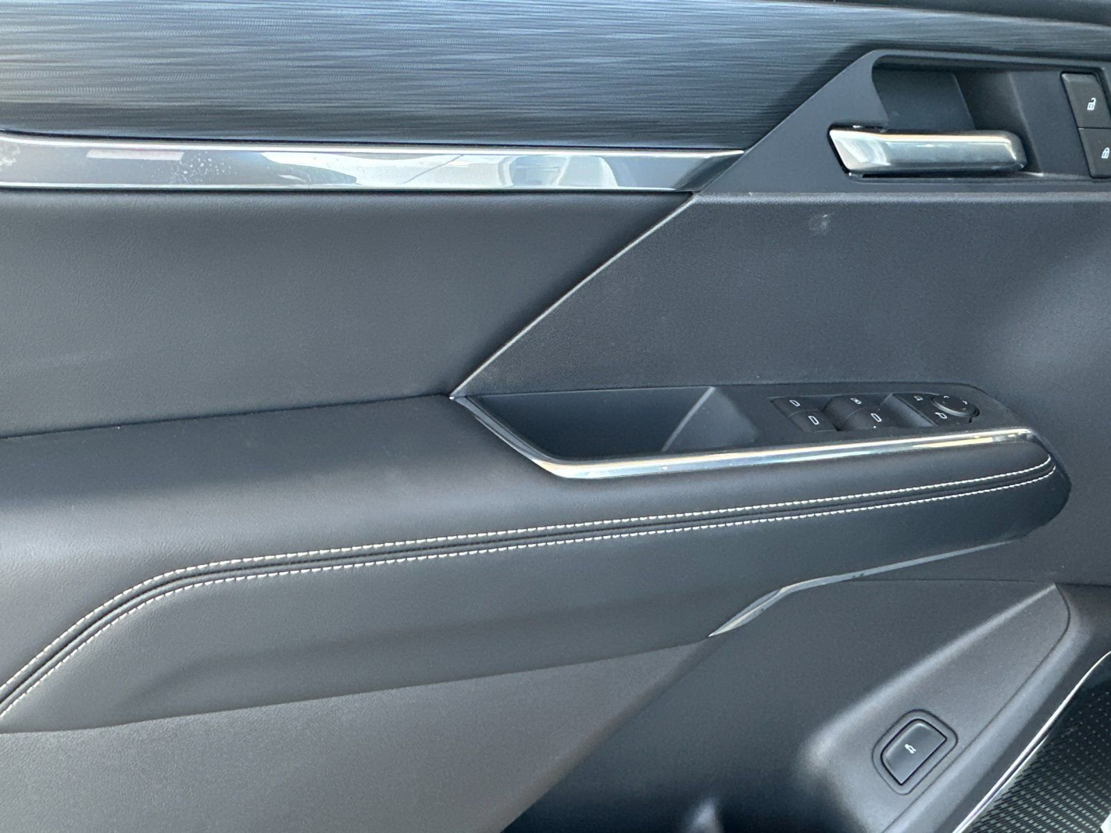 New 2025 GMC Acadia Elevation image 11