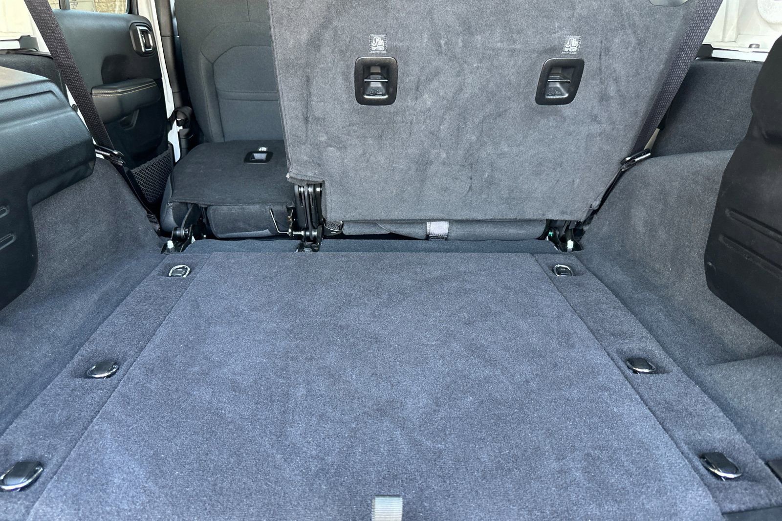 Used 2025 Jeep Wrangler Sahara image 15