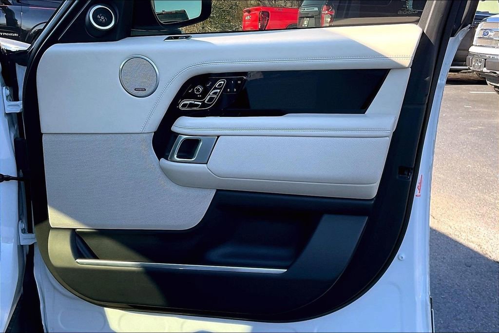 Used 2021 Land Rover Range Rover SV Autobiography Dynamic image 30