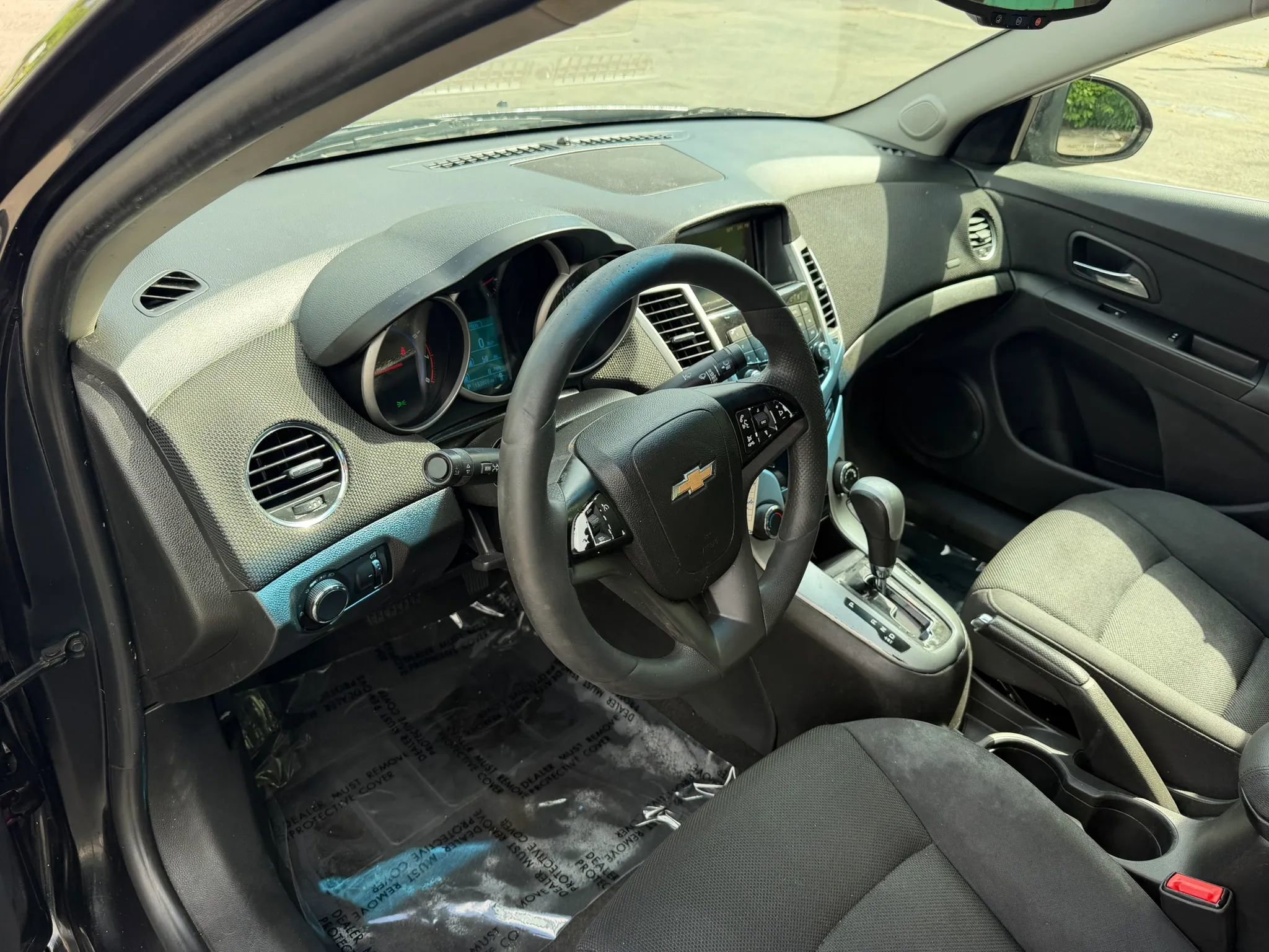 Used 2016 Chevrolet Cruze LT w/ Technology Package FWD image 25