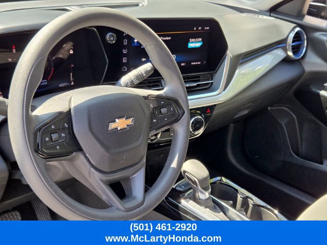 Used 2025 Chevrolet Trax LT FWD image 8
