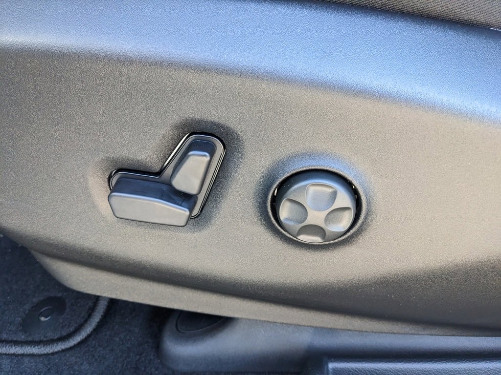 New 2026 Chrysler Voyager LX image 49