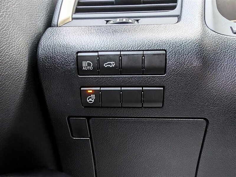 Used 2021 Lexus RX 350L Premium w/ Premium Package image 26