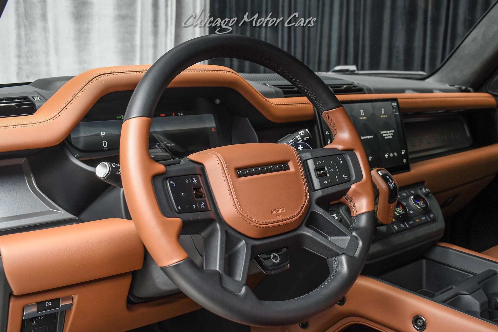 Used 2025 Land Rover Defender 110 AWD/4WD image 9
