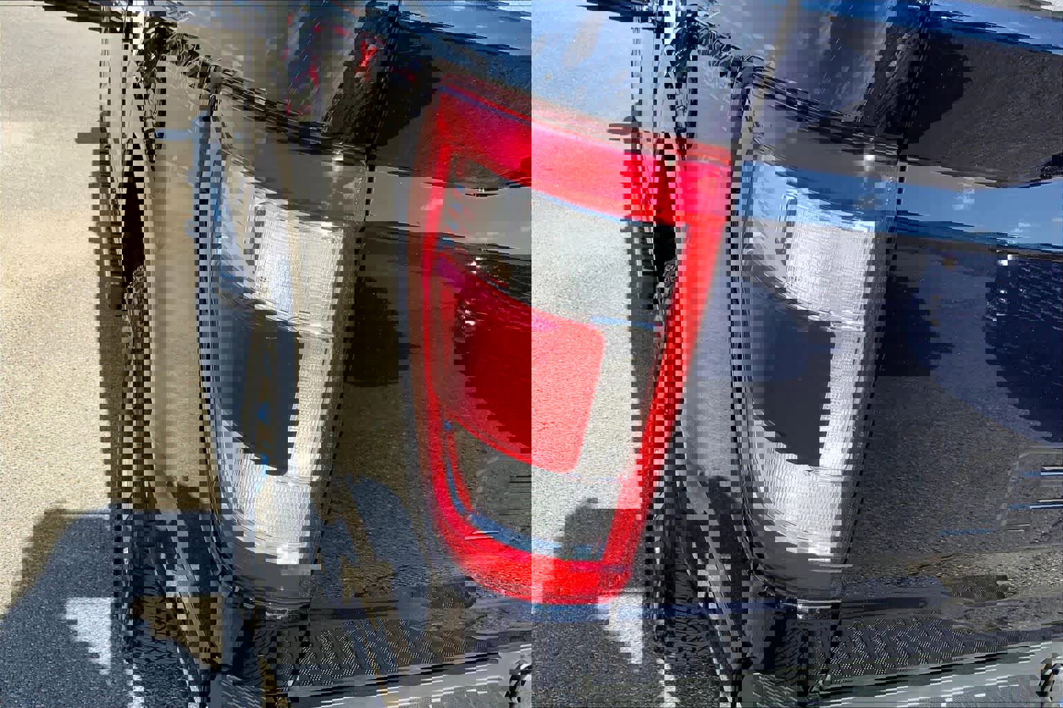 Certified 2022 Ford F150 Lariat w/ Equipment Group 502A High image 28