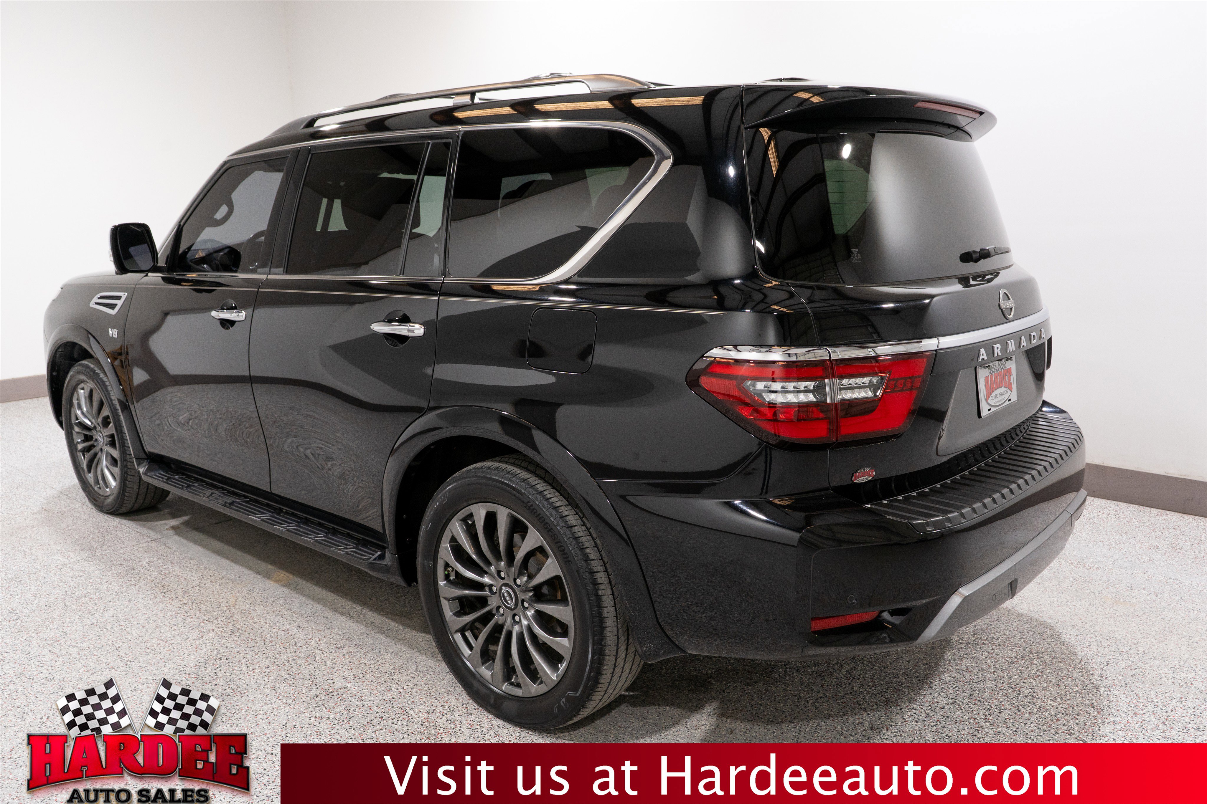 Used 2021 Nissan Armada Platinum image 3