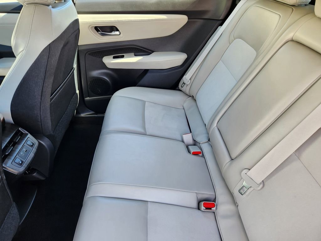 Used 2024 Nissan Ariya AWD image 12