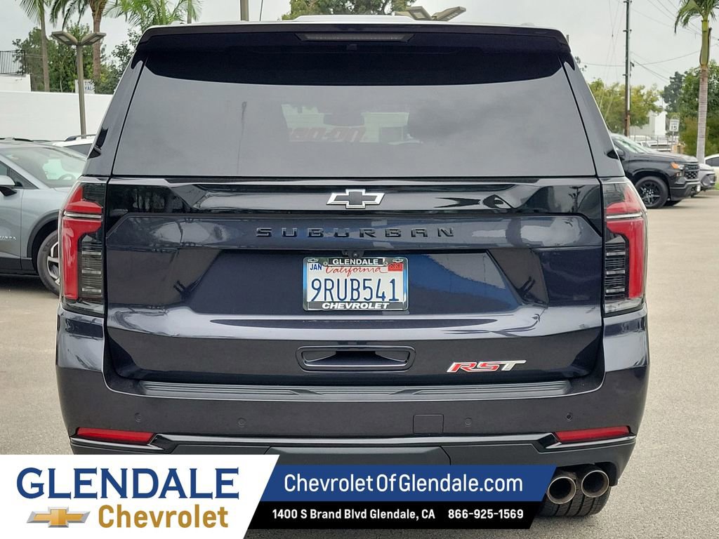 Certified 2025 Chevrolet Suburban RST image 13
