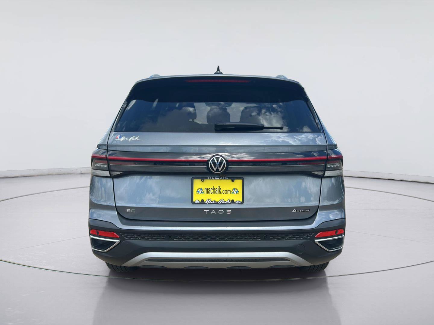 Used 2025 Volkswagen Taos SE AWD/4WD image 5