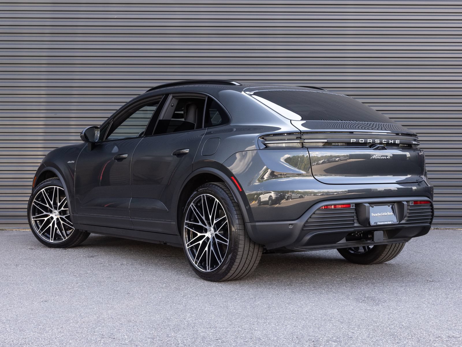 New 2026 Porsche Macan 4 Electric AWD/4WD image 3