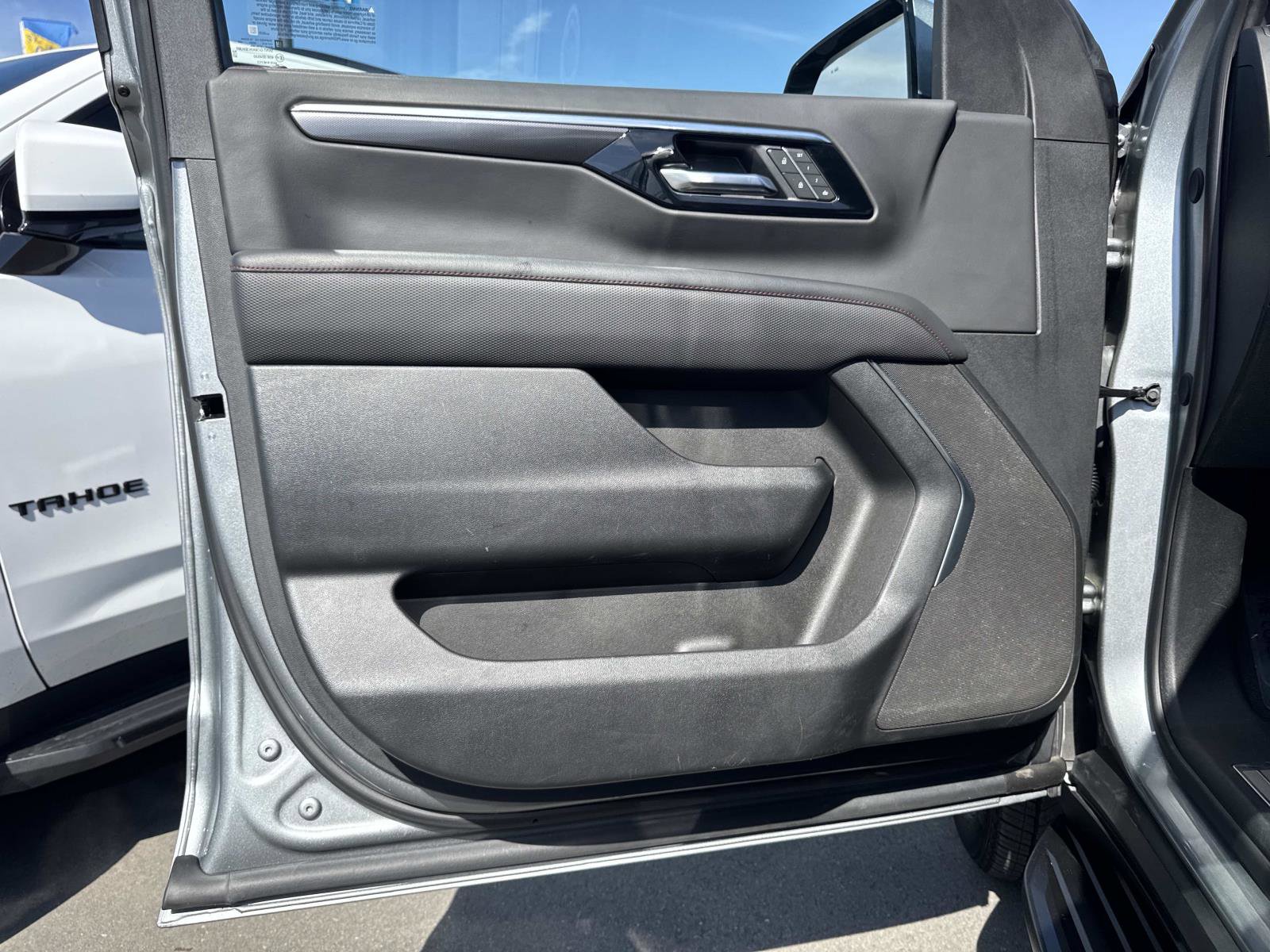 Used 2025 Chevrolet Suburban RST image 19