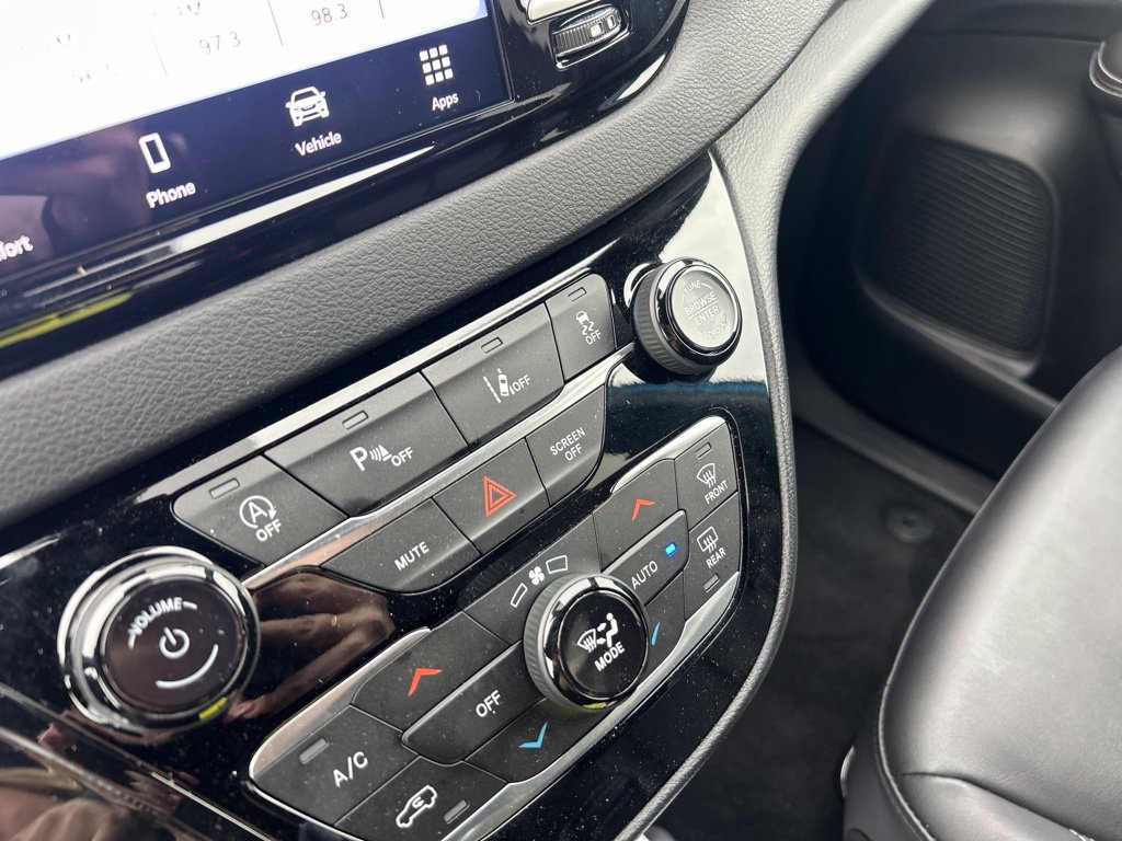 Used 2026 Chrysler Pacifica Select FWD image 14
