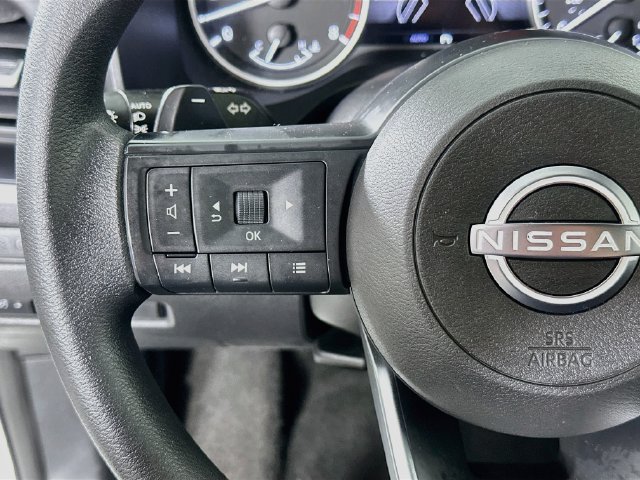 Used 2023 Nissan Rogue S AWD/4WD image 18