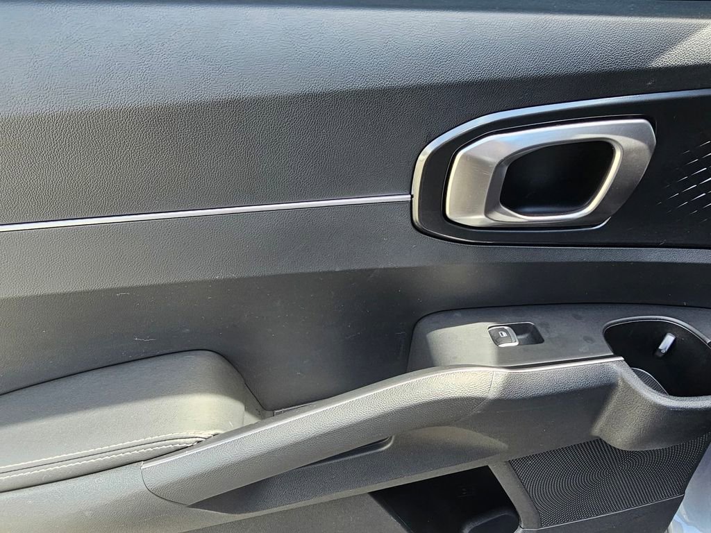 Used 2022 Kia Sorento S image 14