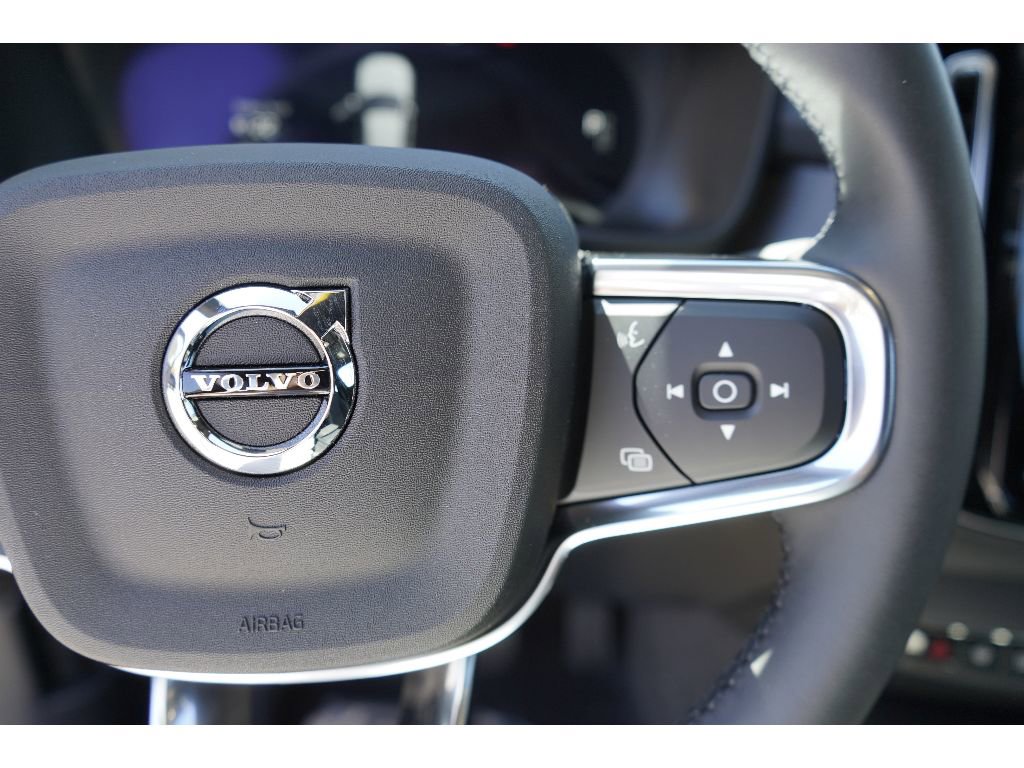 New 2025 Volvo EX40 Core w/ Climate Package image 13