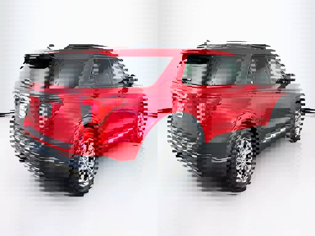 Certified 2022 Ford Explorer XLT w/ Equipment Group 202A image 25