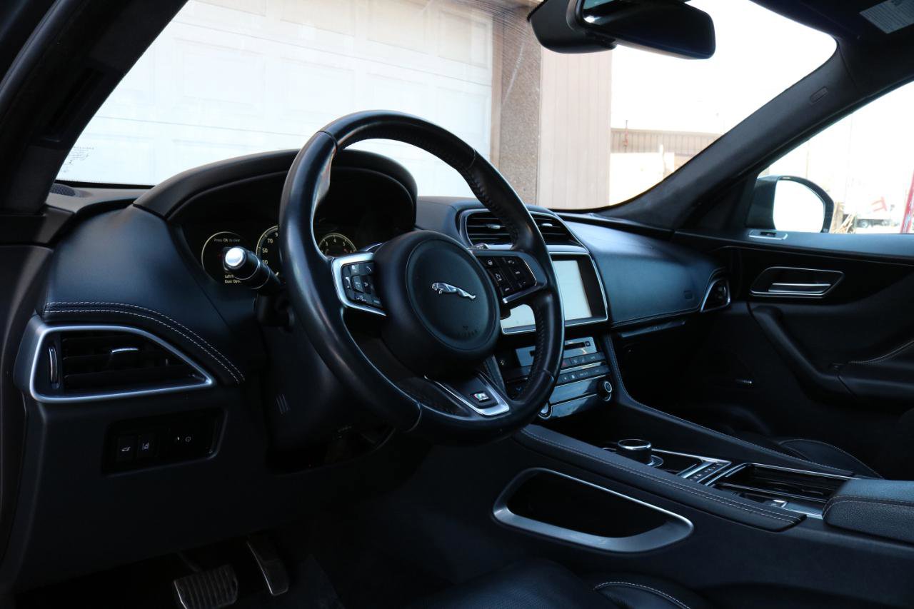 Used 2018 Jaguar F-PACE R-Sport AWD/4WD image 25