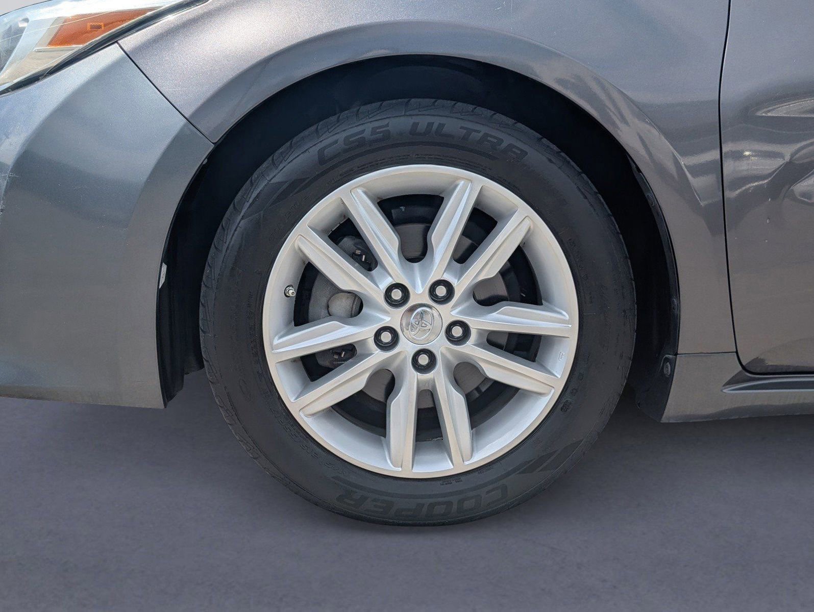 Used 2015 Toyota Avalon XLE FWD image 25